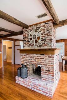 Lovely Three-Bedroom Cabin with Private Pier on Saint Simons Island, Georgia - Saint Simons Island - 4