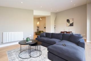 Ground Floor Barn Rural Stay The Old Milking Parlour Sleeps 8! - Broad Oak - 4