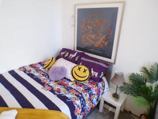 ApartmentSleeps4-West Kensington-PetsOK-Parking - 8