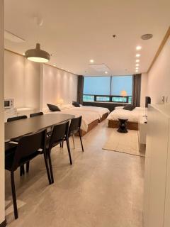 NewsenseG-1sec from Hongdae Sub&wifi - Seul - 2