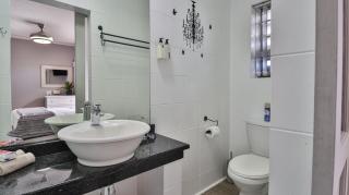3ColoursBlue Guest House - Mossel Bay - 1