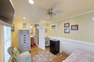Charmayne's Cottages - Truman @ Duval - 7
