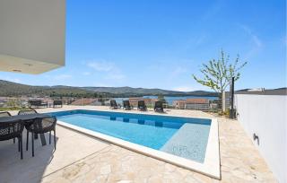 4 Bedroom Amazing Home In Zaboric - Žaborić - 4