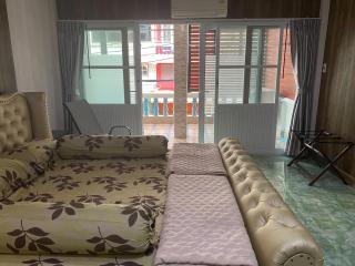 Entire Townhouse in Bangkok near Talat Phlu BTS & The Mall Thaphra - Bang Khun Thian - 9
