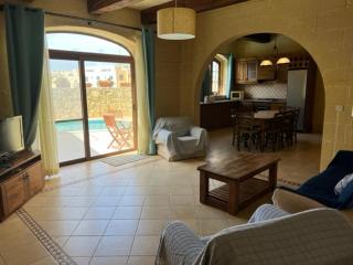 4 Bedroom Holiday Home with Private Pool - 9