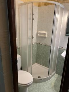 4 Bedroom Holiday Home with Private Pool - 4