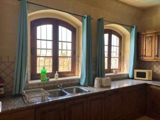 4 Bedroom Holiday Home with Private Pool - 3