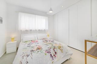 Relax with Lake View & Private Parking - 7