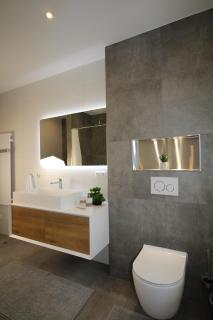 Apartment mit voll ausgestatetter Küche, Badewanne, Balkon, Parkplatz vor dem Haus, ruhig gelegen, ADA5 - Kulmbach - 3