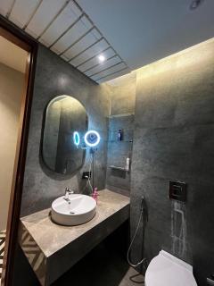 The Bourbon Suite - Galaxy Blue Sapphire Plaza Greater Noida - Ghaziabad - 3