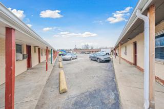 Flint Motel by OYO MI Near I-475 - Flint - 5
