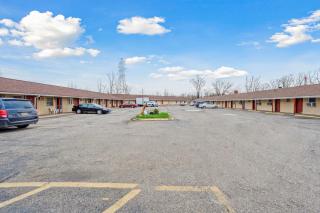 Flint Motel by OYO MI Near I-475 - Flint - 1