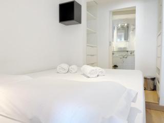 Basilio Studio next to Ladra Flea Market - Lissabon - 5