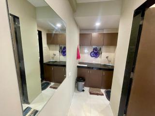 6th floor 1BHK Close to BKC - Mumbai - 1