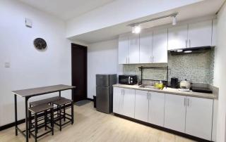 Cozy 1 BR San Lorenzo Place Netflix 4KM from NAIA - Manila - 7