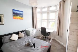 Lovely 2 BR Home By AltoLuxoExperience Short Lets & Serviced Accommodation With Free Wifi & Parking - Bristol - 4