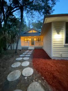 Sewells Point Single Family Home 3bedrooms 2 bathrooms plus office - Stuart - 0