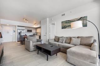 Waterfront 2 BR Luxury Apartment with Ocean views in Beachfront Resort - Hallandale Beach - 4
