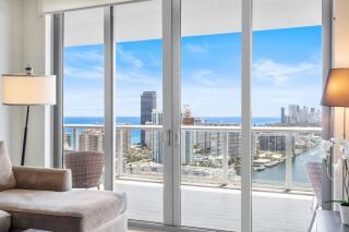 Waterfront 2 BR Luxury Apartment with Ocean views in Beachfront Resort - Hallandale Beach - 1