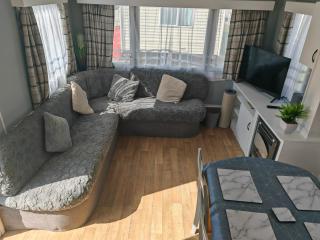 237 Sealands, 8 Birth caravan - Ingoldmells - 4