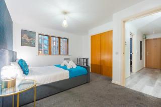 O2 Academy City Centre 2 Bed Apt - City Centre with Juliet Balcony - FREE PARKING - With 55 Inch Smart TV, FREE NETFLIX & WIFI - Birmingham City Centre - Birmingham - 9
