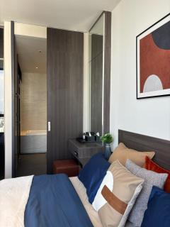 Tonglor Ekkamai Sky Pool & Gym 1BR Free Airport Pick Up - 9