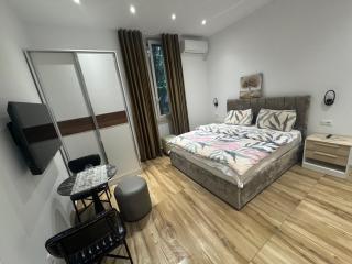 Vila 21 at Blloku Area - Tirana - 8