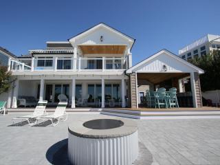 Hi Speed Wifi, Pets Considered, Bayfront, Bay Views, Beach Badges, Private Yard, Decking,, Outdoor Shower, - 8