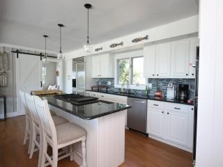 Hi Speed Wifi, Pets Considered, Bayfront, Bay Views, Beach Badges, Private Yard, Decking,, Outdoor Shower, - Ship Bottom - 3