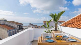 Authentic Lisbon Living with a View by LovelyStay - Lissabon - 9