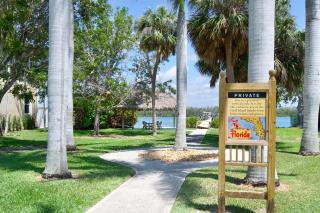 Beach Paradise Getaway by Sun Palace Vacations - Fort Myers Beach - 5