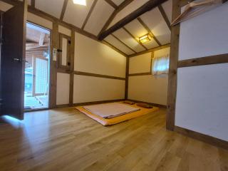 Jeonju Tosarang Guesthouse - 5