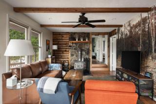 Secluded w Fireplace Private Pavilion & Fire Pit - Mathias - 1
