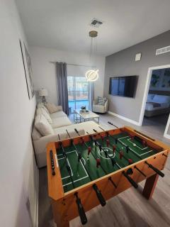Heated Pool-2 King bed home close to Disney - Davenport - 1