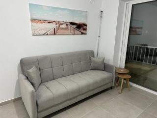 Peaceful Seafront 3BR Apt with Balcony by 360 Estates - Birżebbuġa - 5