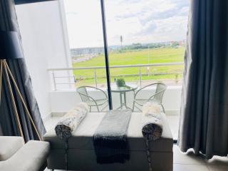 Executive 2 Bedroom Apartment Midrand Business and Family Stay - 3