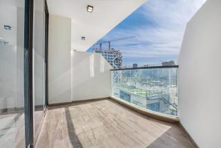 Chic One-Bed Haven w Pool & Gym Heart of Dubai - 3