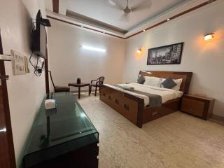Hotel Stay 49 - Near Apollo Hospital - 1