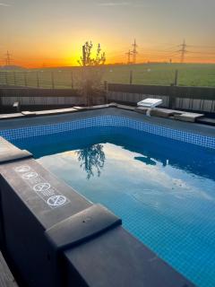 Modern attic apartment with pool view AC and gym - Hütschenhausen - 6