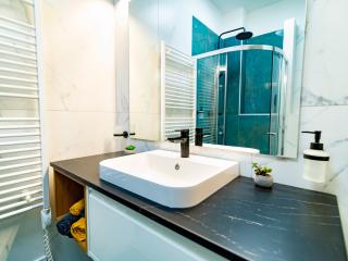 Feel Home CENTRAL SUPERIOR # AC # Elevator - 9