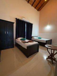 Kanapathiy Rest House - 8