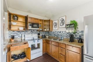 Apartment Kansas City 15mins to KCI with a KING bed and work desk - Riverside - 5