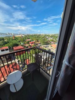Studio Unit with Panoramic Seaview - Lapu Lapu City - 1