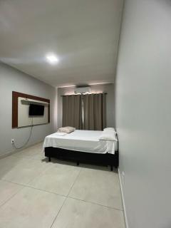 Apartamento 112 - Suíte com ar condicionado - Patos de Minas - 0