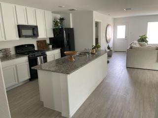 Cozy Family Home - Rhome - 5