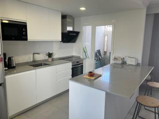 Beatiful Newly Renovated 3 Bedroom - Marbella - 3