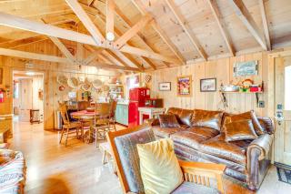4 Mi to Lake Tahoe Cozy Cabin with Deck! - South Lake Tahoe - 6