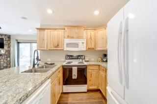 Outdoor Entertainment Spaces Remote Pine Home! - 2