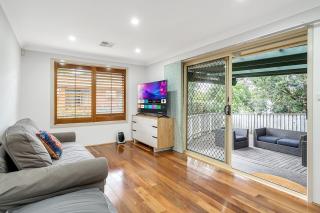 59AG Abnb-Style Tranquil 3BR Home, Water with Private Fenced Yard - 2