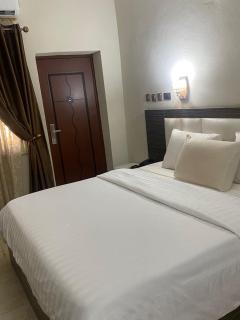 Tofana Hotel and Suites - 1